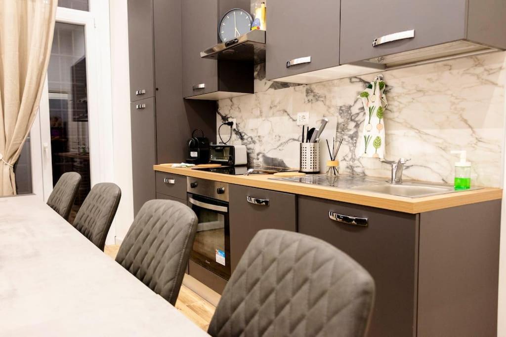 Apartment Heaven Luxury - 4 Bedroom 3 Bth, 13 Pr, Dowtown *